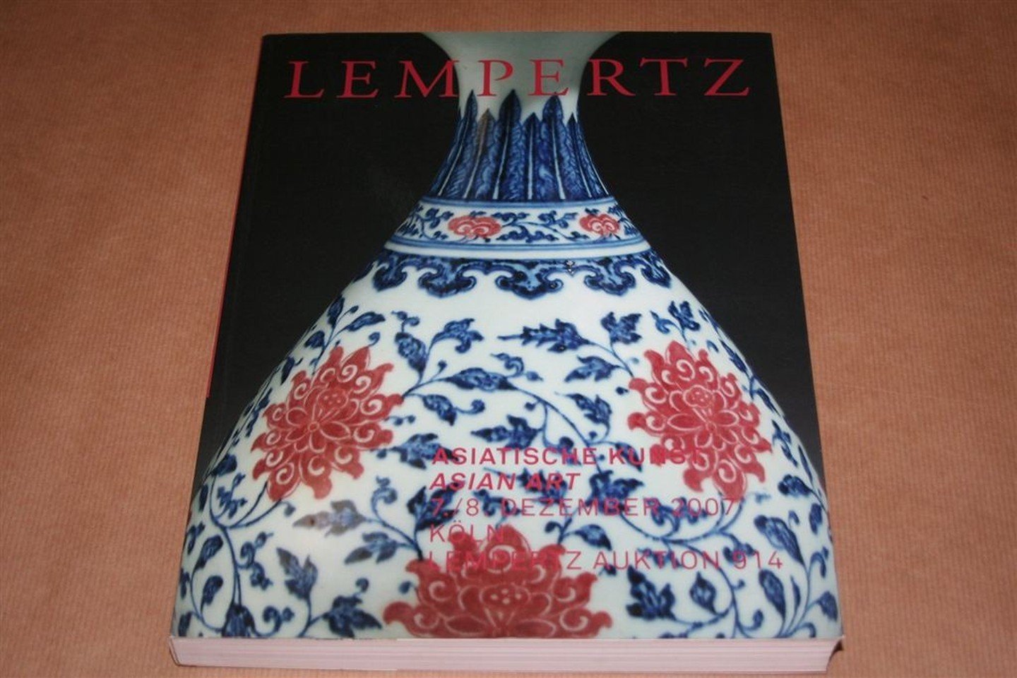 Kunsthaus Lempertz - Asiatische Kunst — Chinesische und japanische Kunst aus der Sammlung Wilhelm Kappesser, Okimono aus altem belgischen Besitz, japanisches Kunstgewerbe, Tsuba und Netsuke aus einer niederländischen Sammlung, chinesische Skulpturen und Kunstgewe...