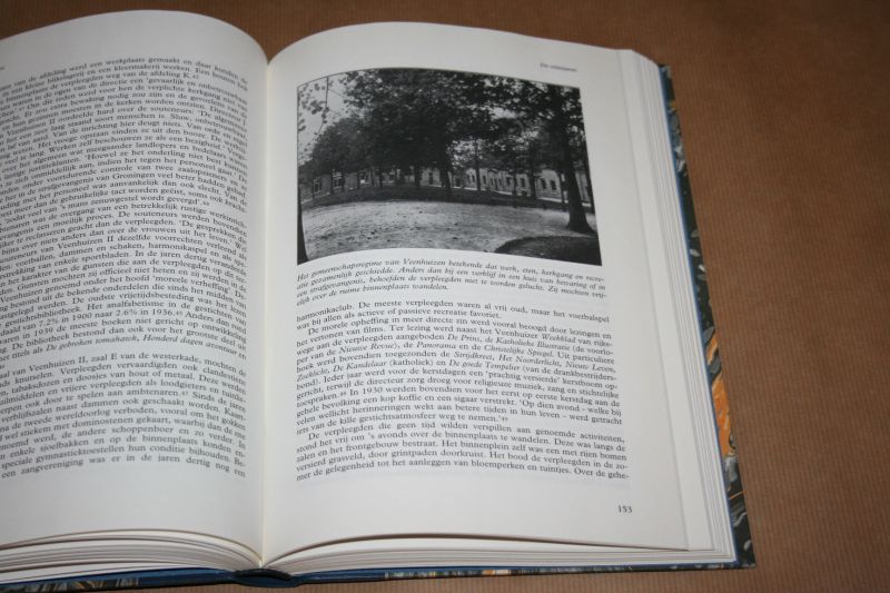 Gerben E. de Vries - Honderd jaar gemeenschapsregime in Esserheem Veenhuizen 1895-1995