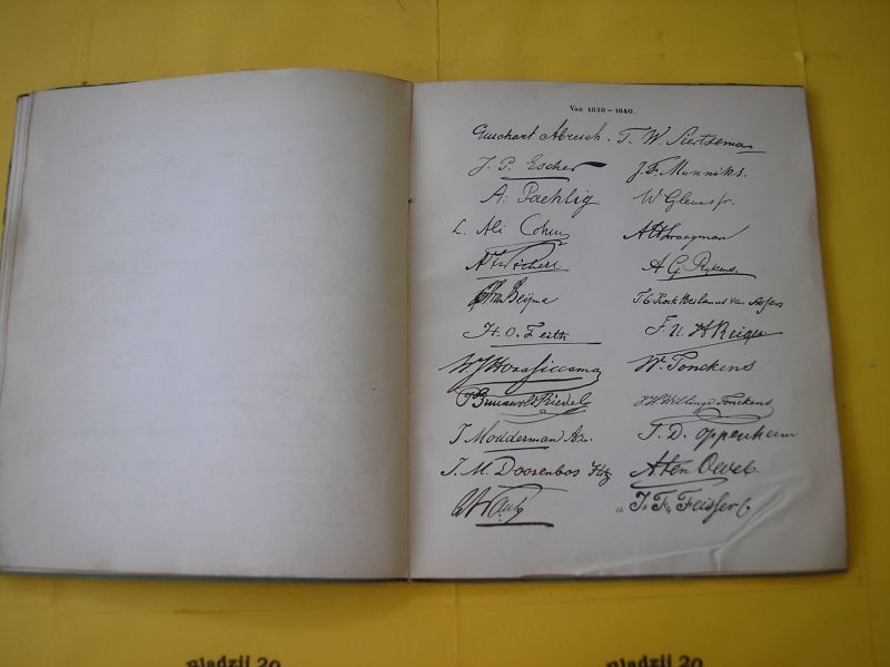 - Album der Deelgenooten aan de Vereeniging van Oud-Studenten bij de inwijding van het nieuwe Akademie-Gebouw te Groningen, september 1850.