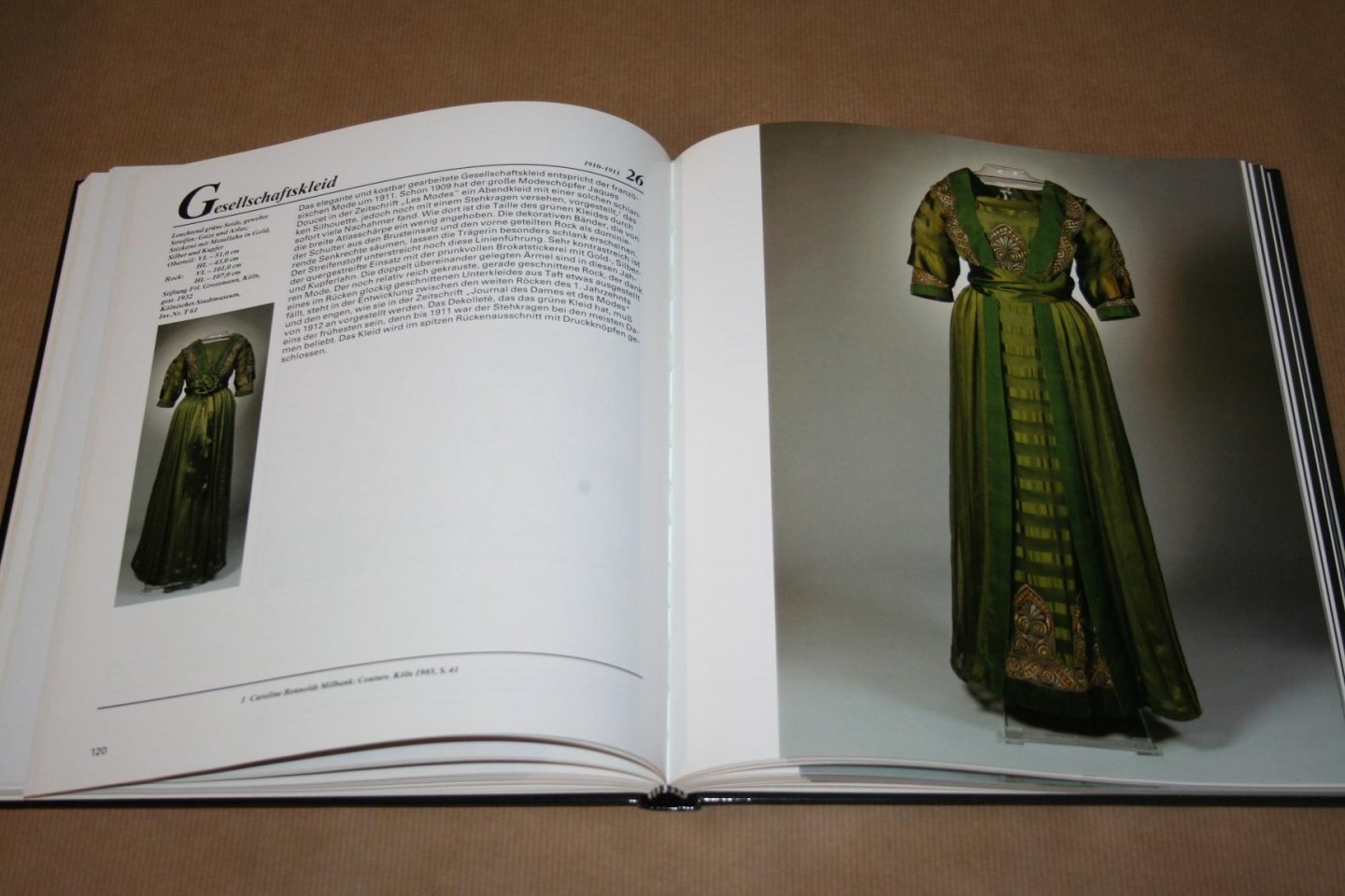 Gisela Reineking von Bock - 200 Jahre Mode  -- Kleider vom Rokoko bis heute