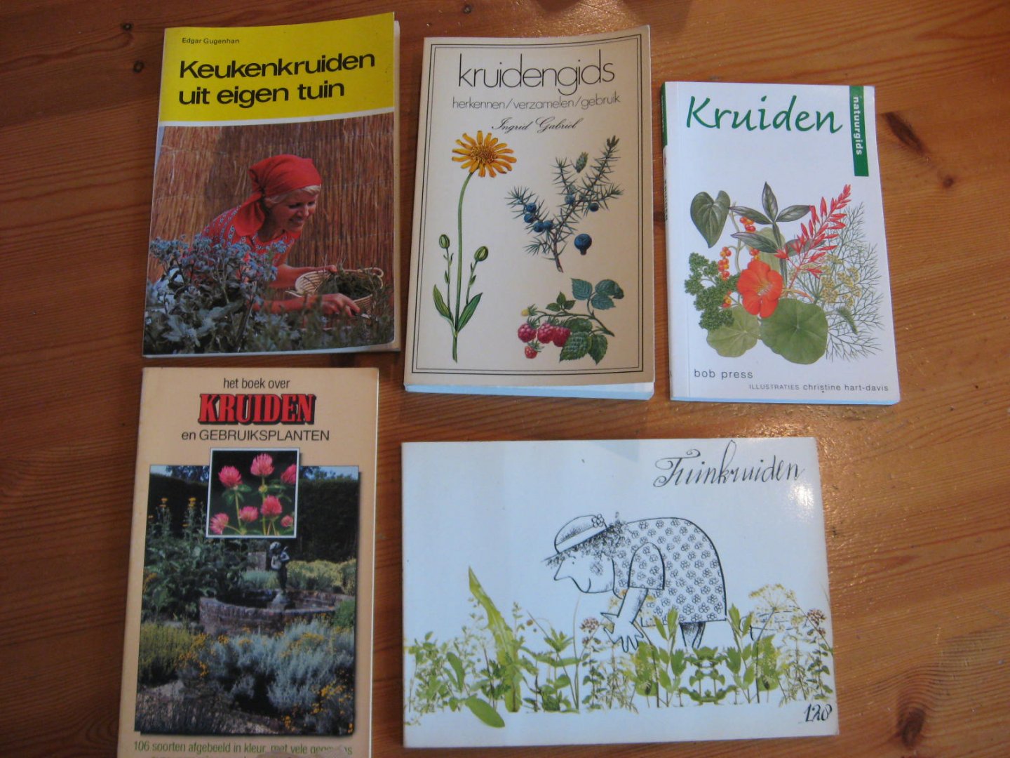 diverse auteurs - 5 titels over Kruiden/ kruiden kweken, tuinkruiden  zie info