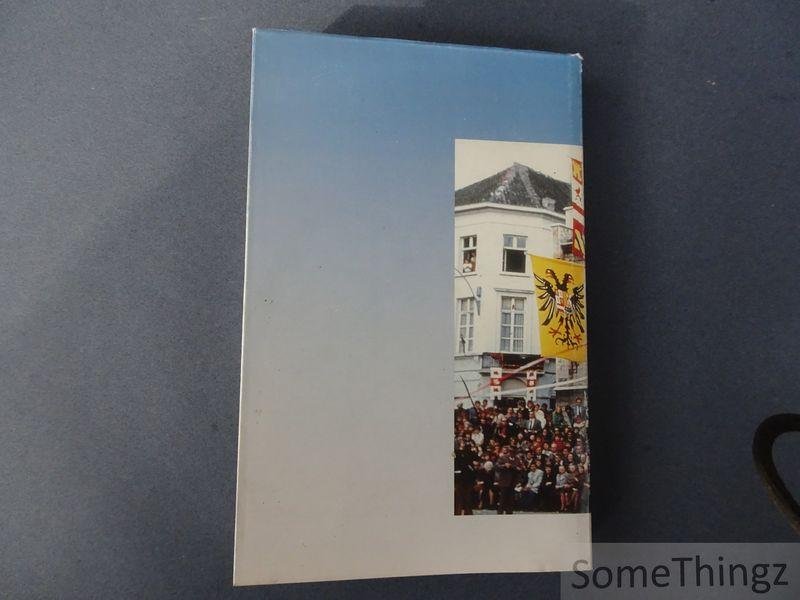 Pée, Leo / Stroobants, Aimé / Verstrepen, Emiel. - De Ros-Beiaardenommegang. Gedenkschriften van de Oudheidkundige kring van het Land van Dendermonde. Vierde reeks, deel 18, jaarboek 1999.
