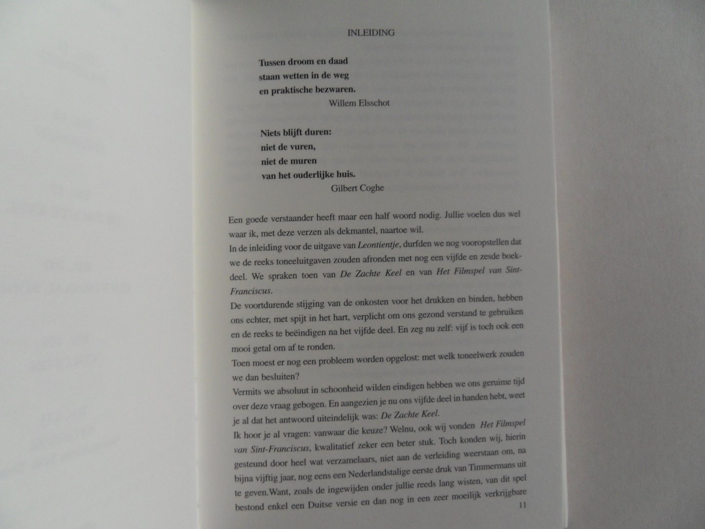 Timmermans, Felix; Jacobs, Karl. [ GESIGNEERD door Gommaar Timmermans ]. - De Zachte Keel. - Blijspel in drie bedrijven. [ Genummerd exemplaar 6 / 100 = van de Arabisch genummerde exemplaren ].