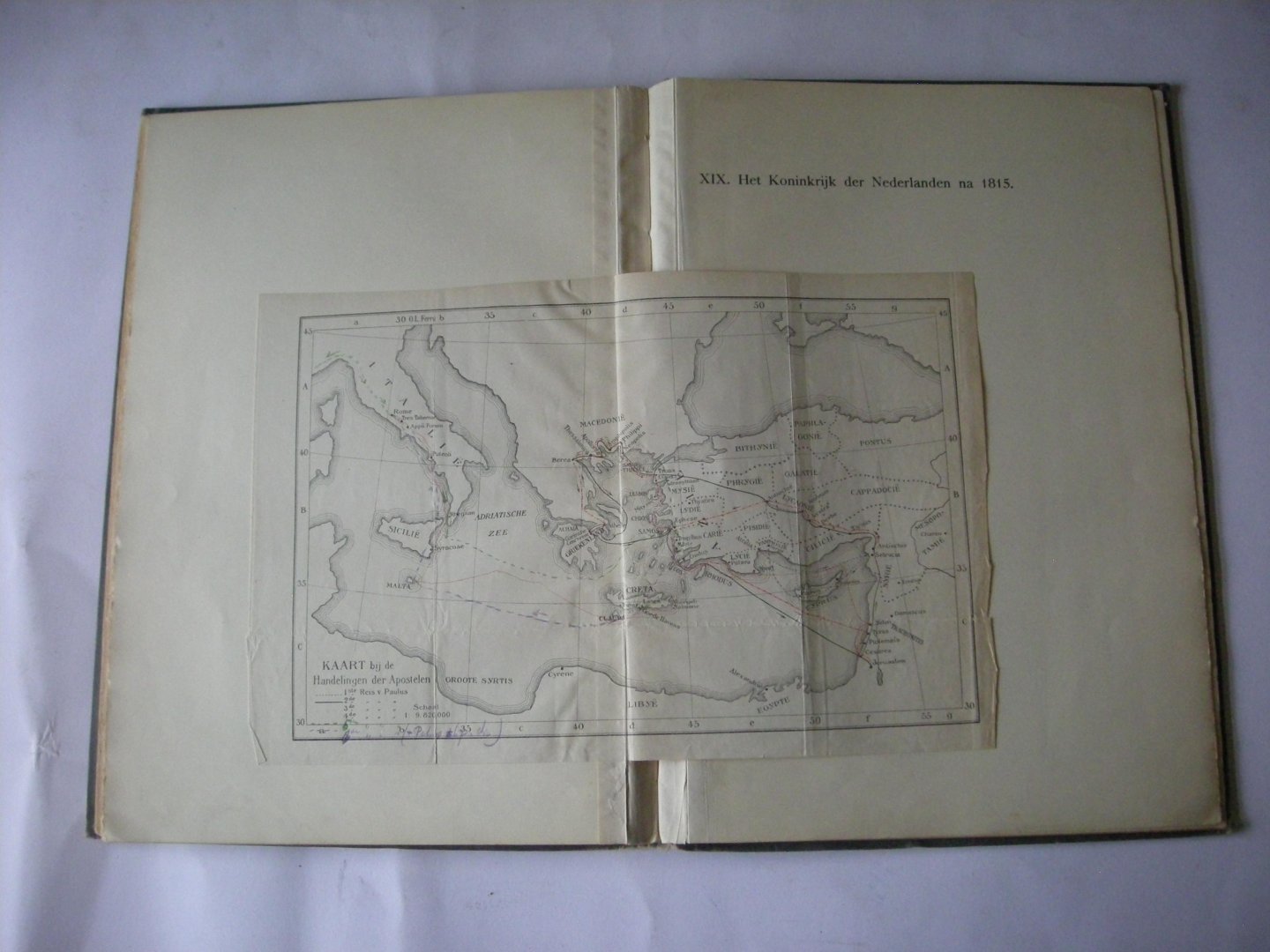 Bont, A.L.de - Schoolatlas der Algemeene en Vaderlandsche geschiedenis (ook voor het Handelsonderwijs). In ruim 180 kaarten en bijkaarten. Leiddraad(12pp.) ingelegd