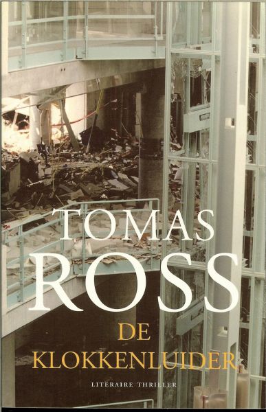 Ross Tomas is auteur en scenarist [1944] - De Klokkenluider...Wouter Burger is het prototype van een zondagskind.Net vijfendertig jaar oud is hij de gedoodverfde kroonprins van de Partij van de Arbeid,charmante en charismatische man