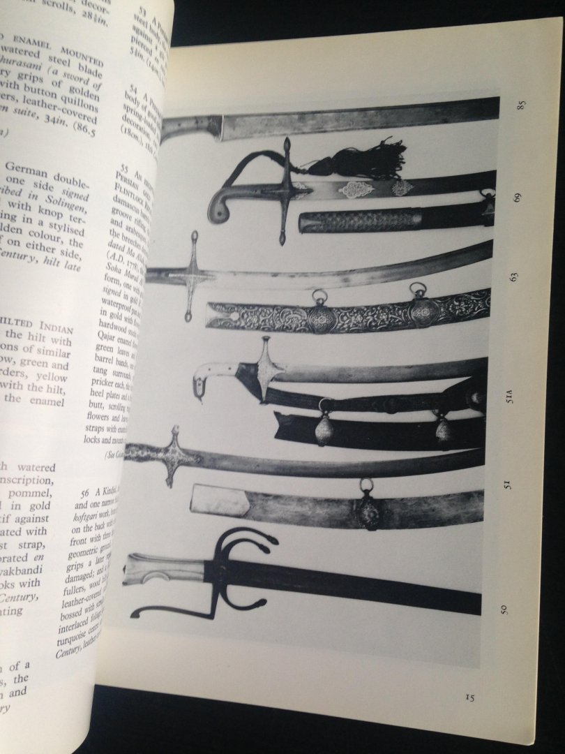 Catalogue Sotheby - Islamic Art Works of Art, Part I,  Arms and Armour