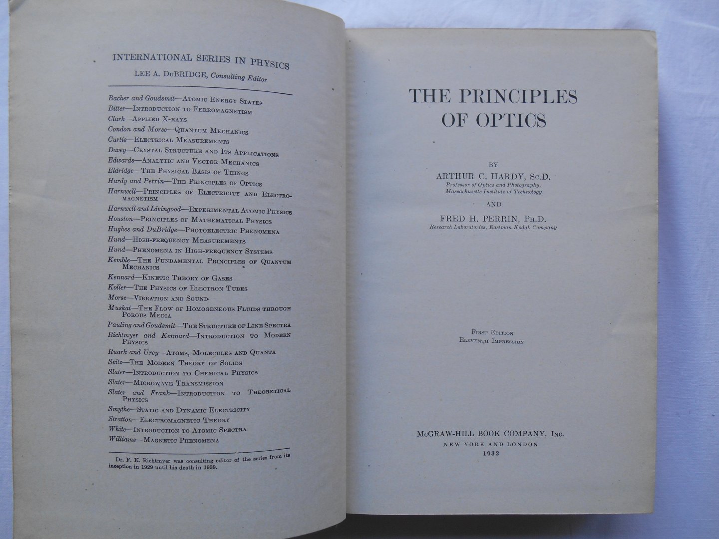 Arthur C. Hardy & Fred. H. Perrin - The principles of optics