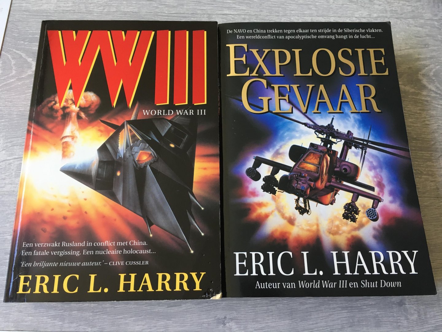 Harry, E.L. - Twee boeken van Eric L. Harry; Explosiegevaar & World War III