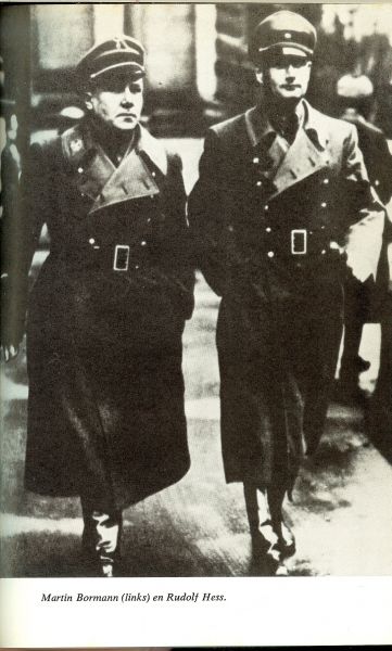Besymenski, Lew .. Vertaling: Drs. M.R. Marcuse met zwart - wit foto's - De laatste notities van Martin Bormann, uit het authentieke dagboek van Hitlers secretaris