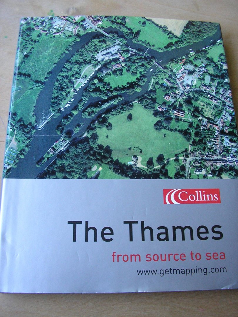 Harrison, Ian - The Thames (from Source to sea)    luchtfoto`s, wandelroute, enz