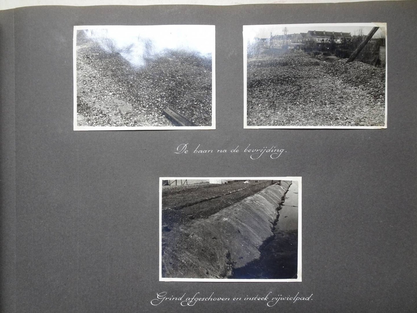 Bruijn, Ab de (fotografie). - Fotoalbum. "Ter herinnering aan de uitgevoerde herstel- en Baanverzwaringswerken van de spoorlijn Dordrecht-Willemsdorp 1945-1946".