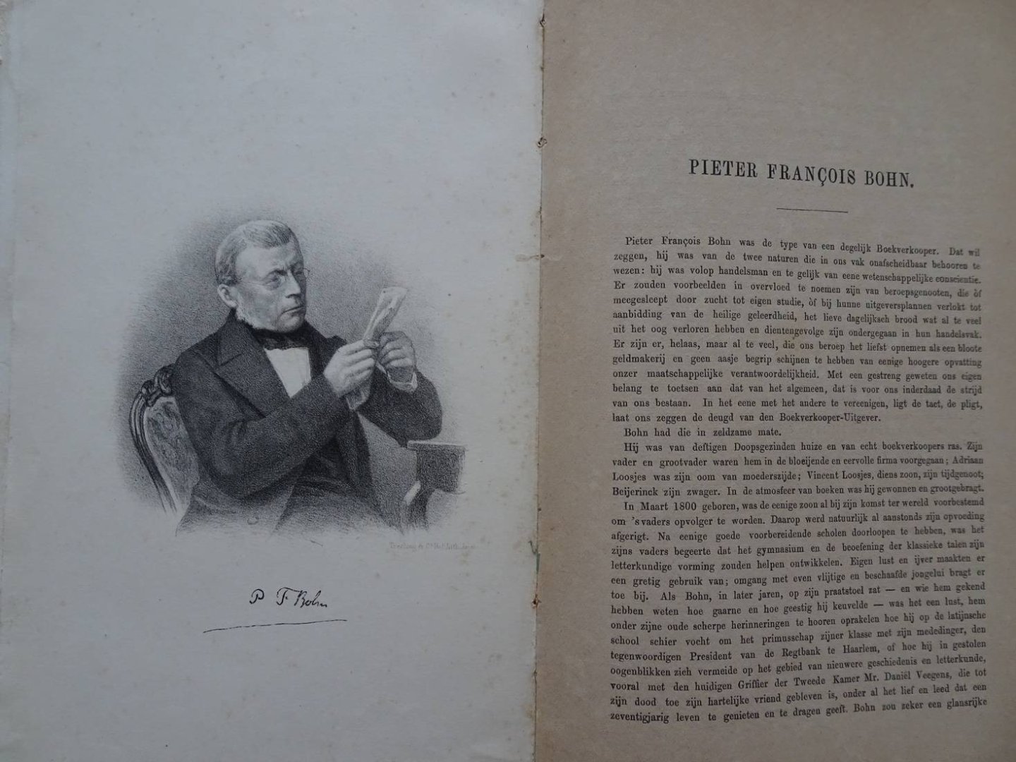 Diverse auteurs. - Een bundel van 19 biografische notities van uitgevers / boekhandelaren.