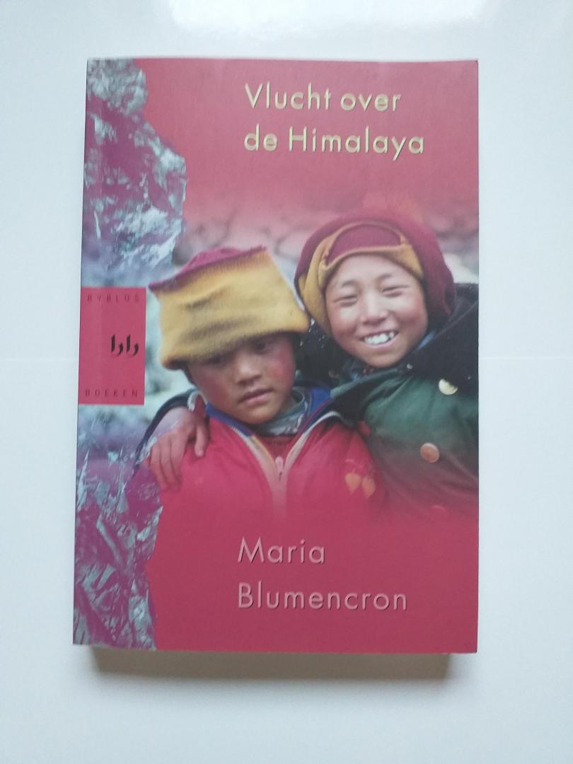 Blumencron, Maria. - Vlucht over de Himalaya / kinderen van Tibet op weg naar hun ballingsoord