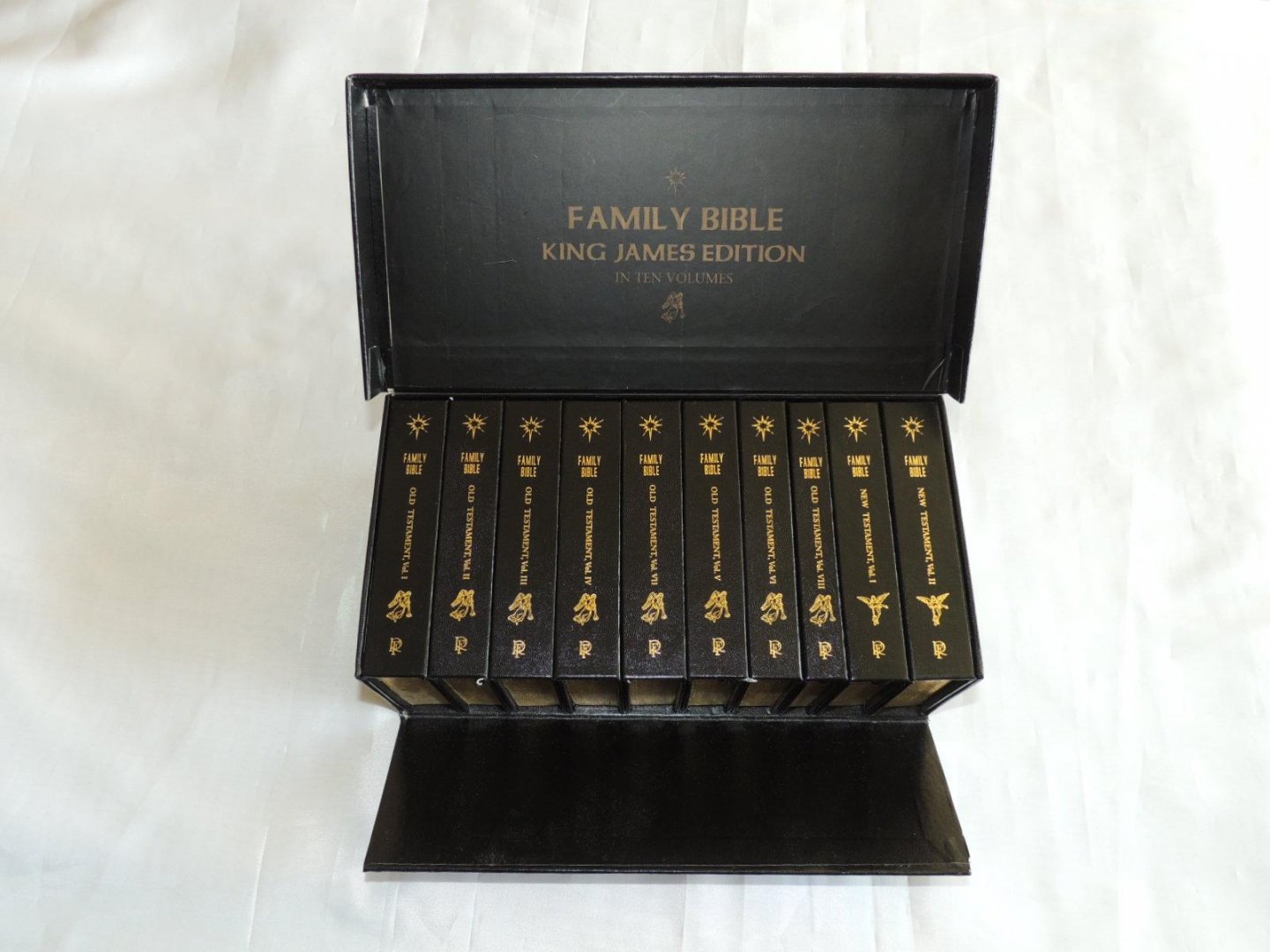  - Family Bible King James edition in ten volumes