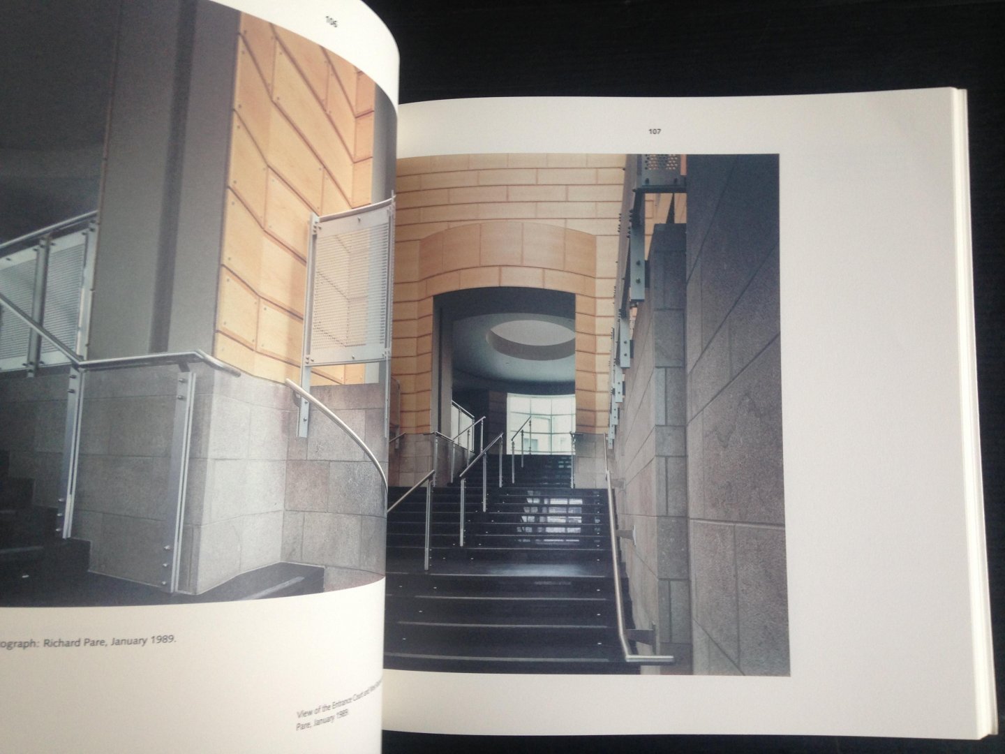 Richards, Larry, Ed by, Introduction Phyllis Lambert - Canadian Centre for Architecture: Building and Gardens