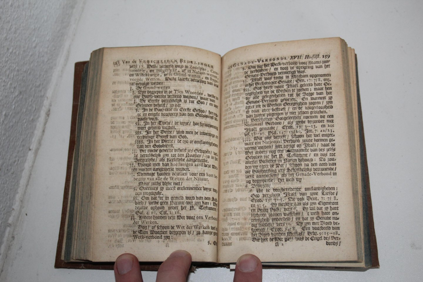 Ravesteyn, Henricus - Kort ontwerp der Godgeleerdheid, of gouden schakel der Godlyke waarheden van de Hervormde Kerke; en ene wederlegginge der dwalingen, van de genen die buiten zyn. Nevens een belydenis-reden