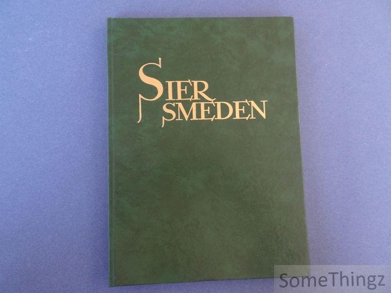 Bijlsma, K. en P. Kok - Siersmeden. Een serie voorbeelden met toelichting voor smeden, tevens leidraad bij het zelf ontwerpen en maken van siersmeedwerk.