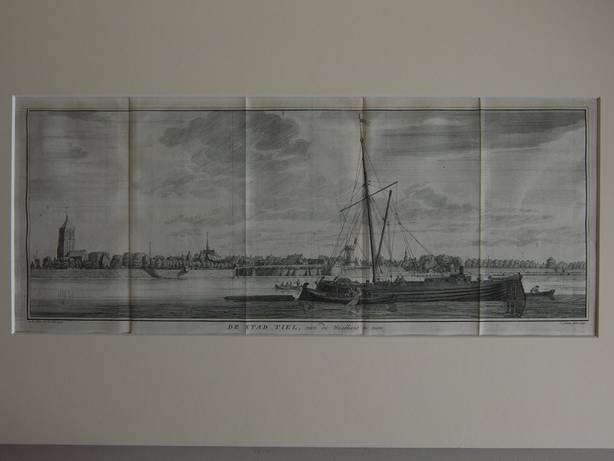 Tiel. - De stad Tiel, van de Waalkant te zien.