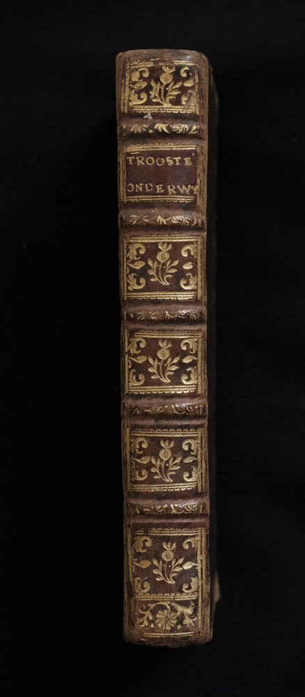 P. F. Mathias Croonenborch - Troostelyck onderwys voor deught-minnende zielen, die door den doornachtigen Wegh der Bekoringen geleydt worden. Gemaeckt door den Eerw. Pater, PR. Fr. Mathias Croonenborch, Minder-Broeder Recollect, Tot Brussel, By Jacob Vande Velde. Men vind...