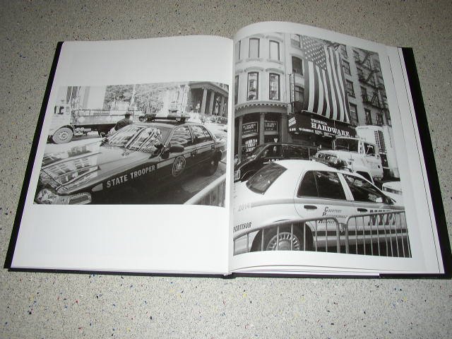 Hoogduin, Willem ( fotografie )  Jaworski, Stanislaus (poems) - Octember in Manhattan 10/2 - 10/6 2001.    Fotoboek - poëzie