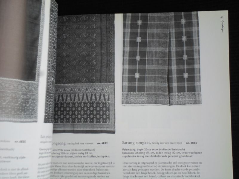 Heringa, Rens - Een schitterende geschiedenis, Weefsels en batiks van Palembang en Djambi [Z.Sumatra]
