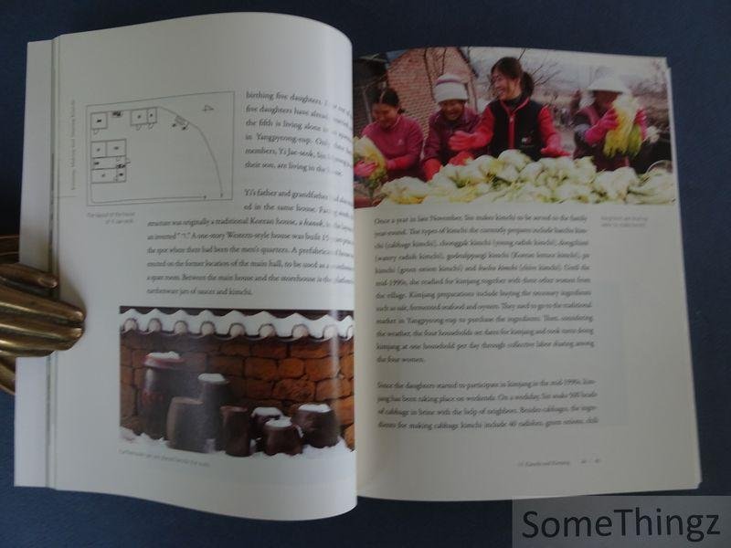 Joo Won-jun / Noh Kwang-hee / e.a.. - Kimjang: making and sharing Kimchi.