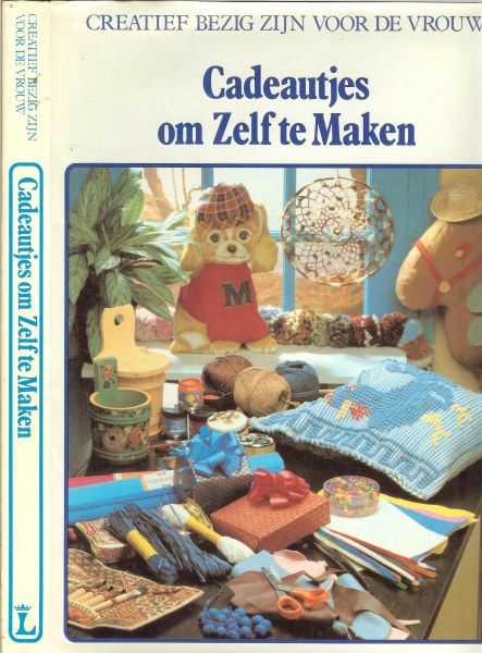 Haasdijk. P.A .. een vriendelijke slang ... zes lappenpoppen - Cadeautjes om zelf te maken ... creatief bezig zijn voor de vrouw ... een duveltje in een doosje ... sjaantje giraf, nellie het kamerolifantje