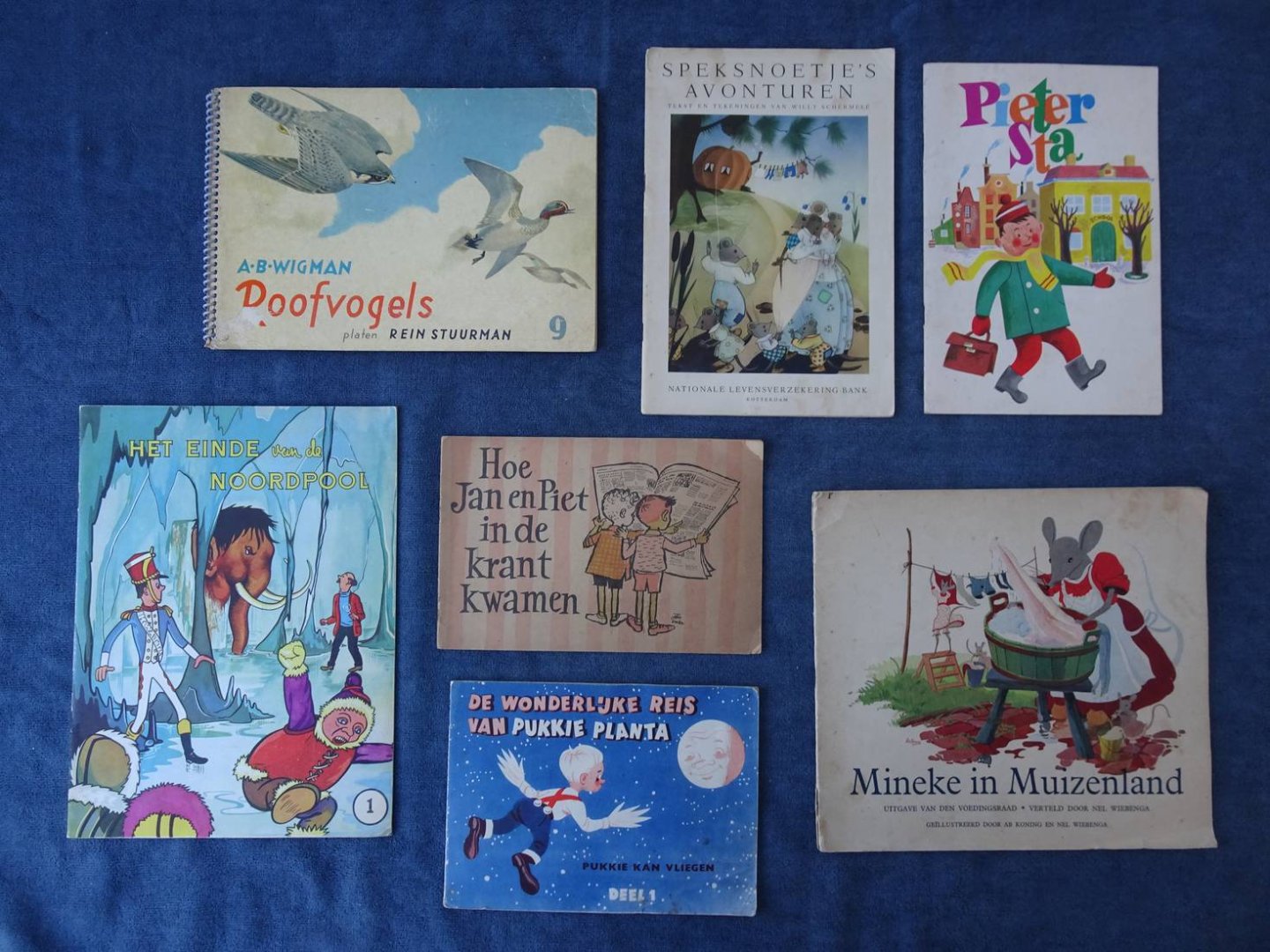 J. Veeninga, A. Overeijnder, Willy Schermelé, A.B. Wigman, Nel Wiebenga e.a.. - 7 Reclameboekjes: Pukkie Planta, Het einde van de Noordpool, Speksnoetjes avonturen, Pieter Sta, Roofvogels, Hoe Jan en Piet in de krant kwamen, Mineke in Muizenland.