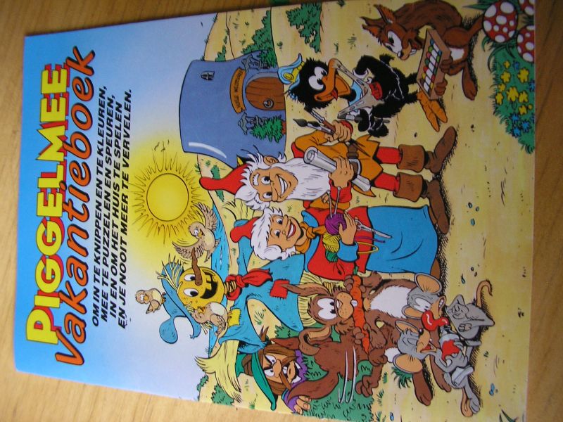 Bijlstra, Liesbeth    (tek: Bart van Erkel) - Piggelmee vakantieboek (om in te knippen en te kleuren, mee te puzzelen en speuren, in en om het huis te spelen en je nooit meer te vervelen.)