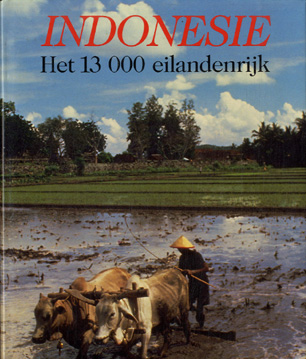 Zach - Fotografie Kal Muller, Paul - Indonesie - Het 13 000 eilandenrijk - Vert. drs J.R. van Diessn