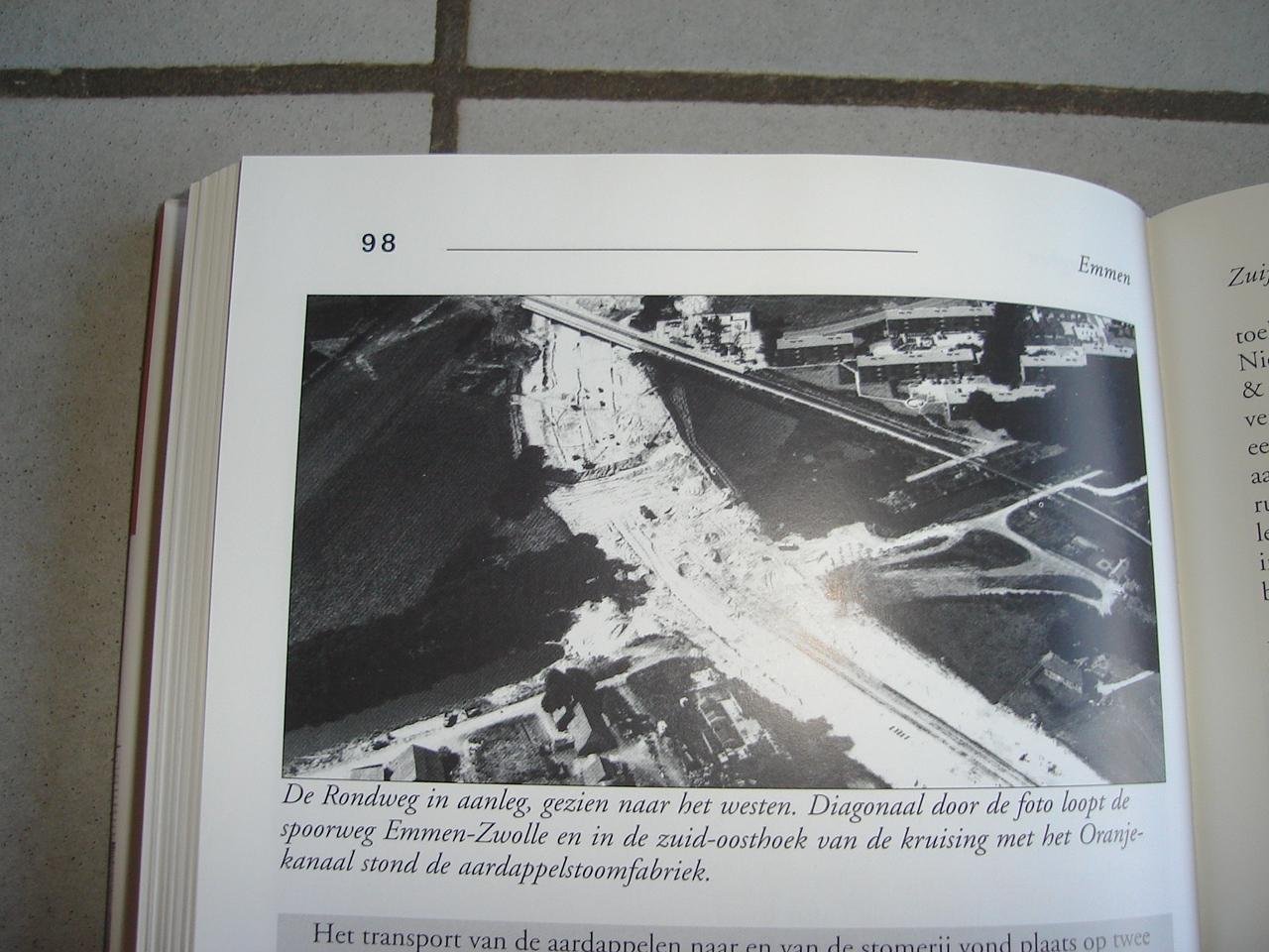 B.J. Mensingh - Toen kinderen nog op straat speelden.Fragmenten uit de geschiedenis van Emmen en Omgeving.