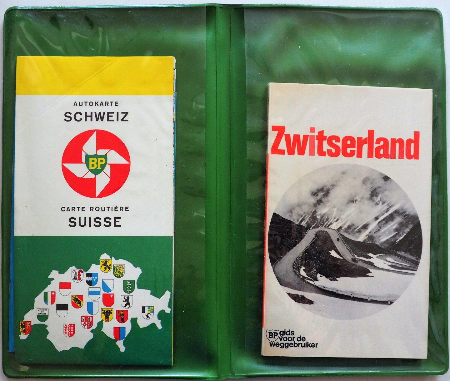 Withen Ib e.a. bewerking Hardenberg J - BP gids voor de weggebruiker Zwitserland  boek en woordenboekje autokaart Road Map Switzerland en folder in plastic map