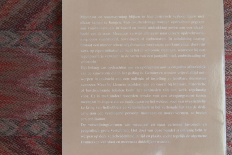 Huussen, A.H. jr.; Kempers, B. (redactie). - In Opdracht van de Staat. - Opstellen over mecenaat en kunst van de Griekse Polis tot de Nederlandse Natie.