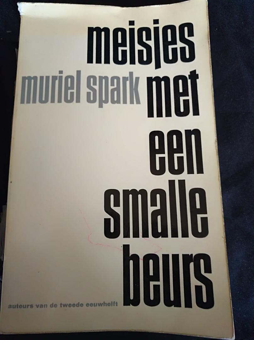 Muriel Spark - Meisjes met een smalle beurs