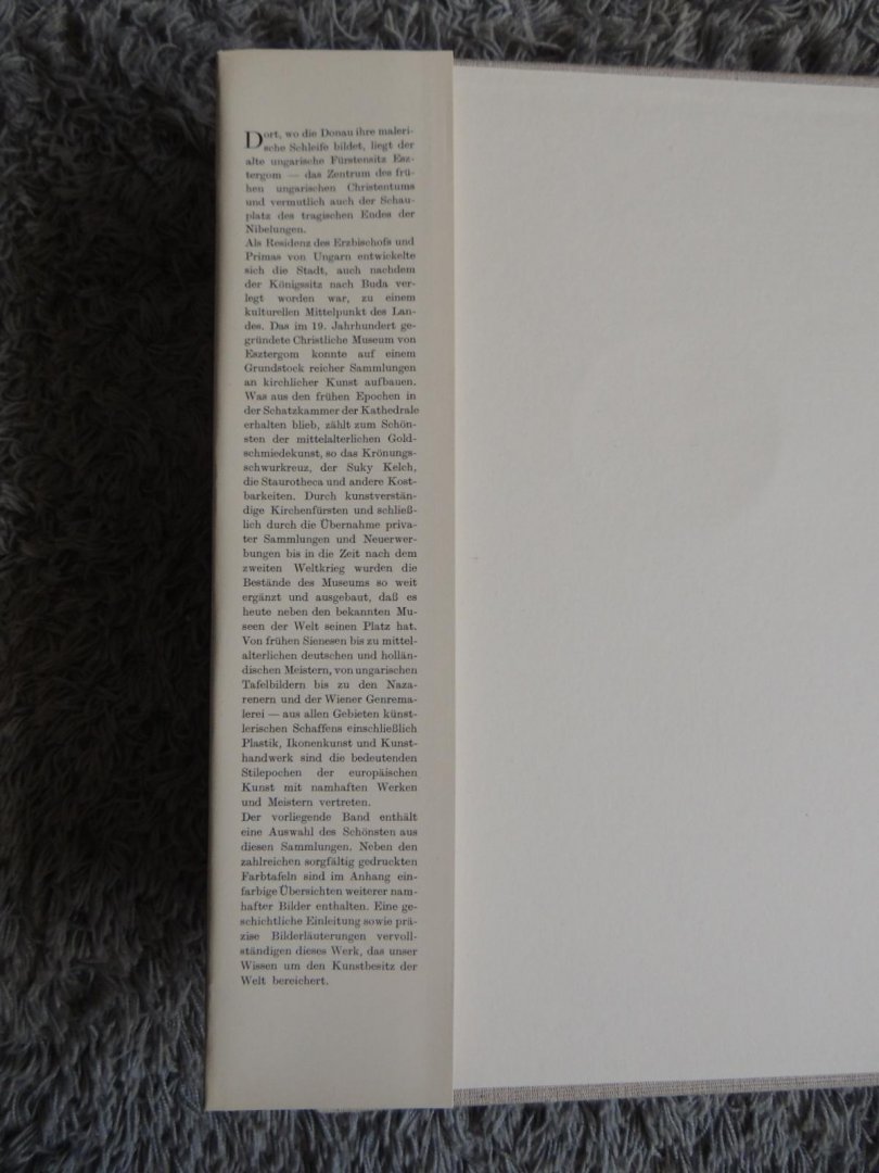 Miklós Boskovits,  Miklós Mojzer,  András Mucsi. - Das Christliche Museum von Esztergom (Gran). - mit 81 Farbtafeln und 152 einfarbigen Abbildungen - in original SLIPCASE