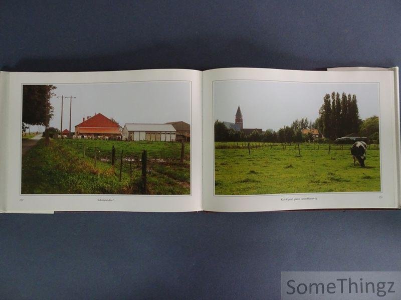 Heidi Mertens en Guido Van De Velde (foto's). - Op de drempel van een nieuwe eeuw: Buggenhout anno 2000 in 150 foto's.