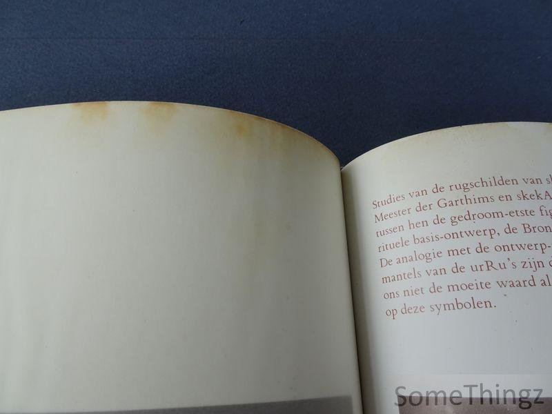 Brown, Rupert (red.), Brian Froud  (ills.) en J.J. Llewellyn (tekst). - De Wereld van het donkere Kristal