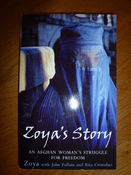 Follain, John & Cristofari, Rita - Zoya's Story