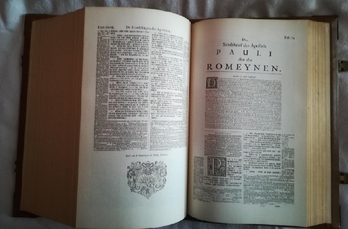  - Biblia dat is de gantsche H. Schrifture vervattende alle de Canonijcke boecken des Ouden en des Nieuwen Testaments