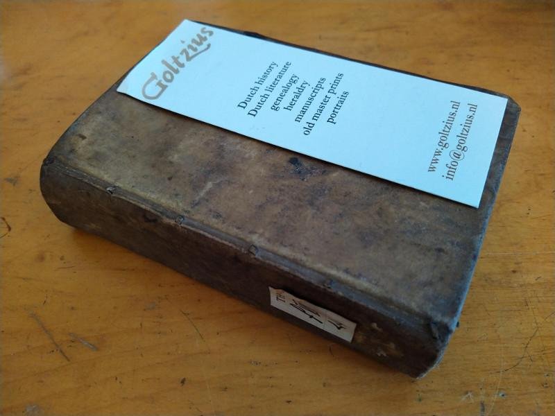 GORCUM, JAN VAN, - Den gheestelijcken schildt aller katholycken: tegen het dagelijcks opwerpen onser wederpartije seer bequam: t'samen vergadert wt de H. Schrifture en Out-vaders der Heyliger Kercke. Hier achter is noch by ghevoecht eene verclaringhe van de twae...