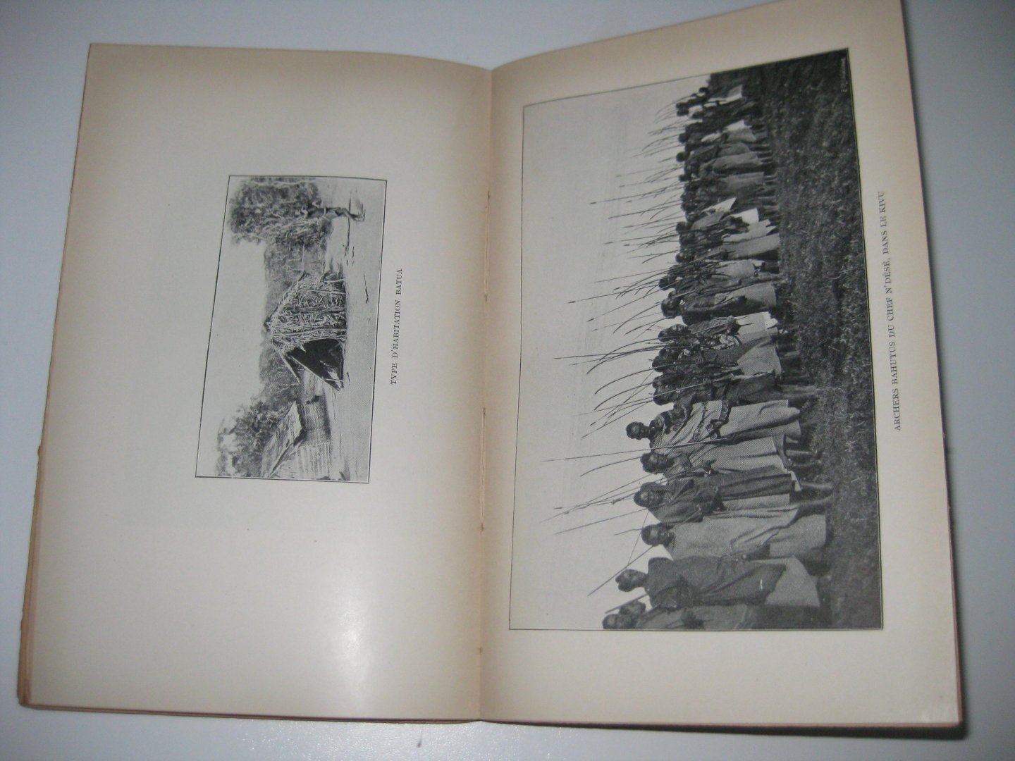 Wauters, Arthur - D'Anvers à Bruxelles via le lac Kivu. Le Congo vu par un socialiste.