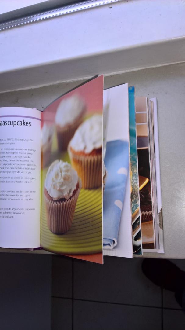 Ven, van der Carolien ( redactie) - cupcakes&muffins / 100 recepten