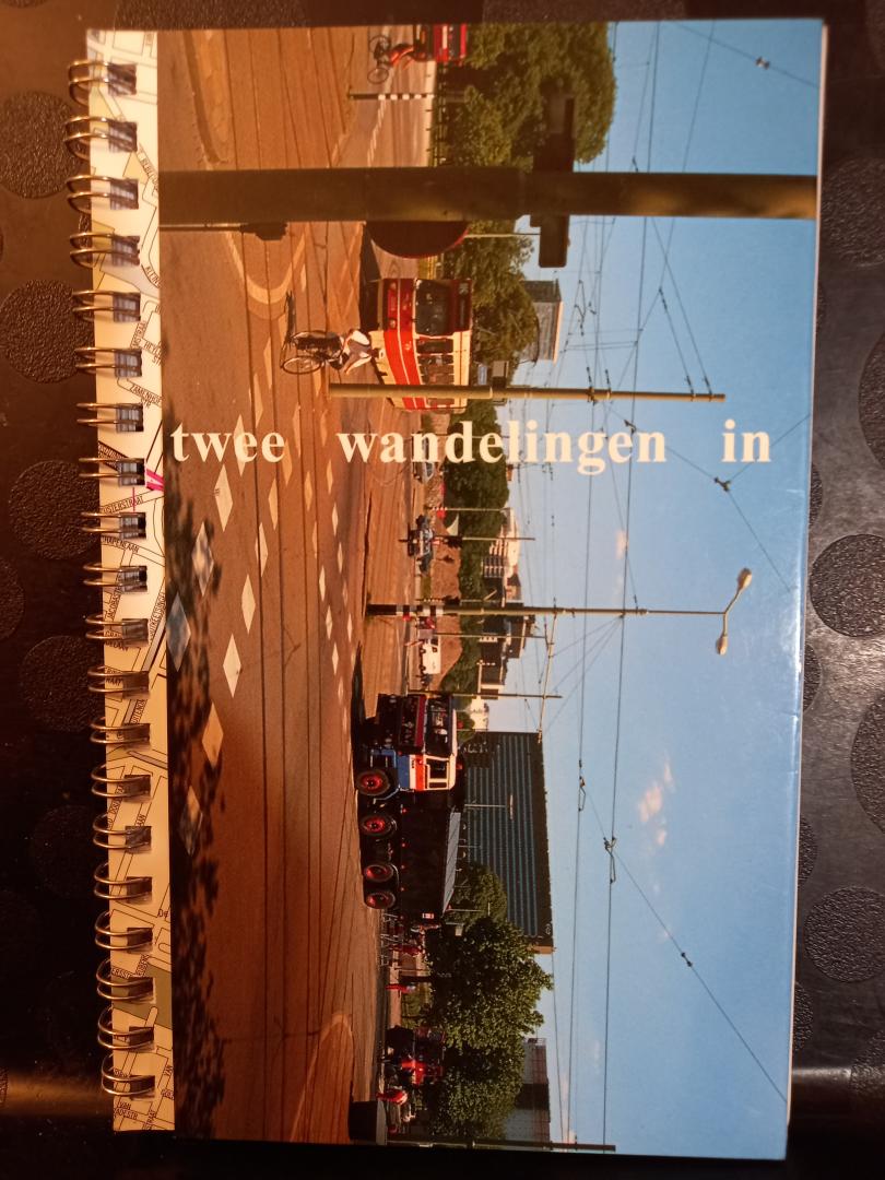 Wageman, Patty - Langs Haagse beelden. Twee wandelingen in de Haagse binnenstad.