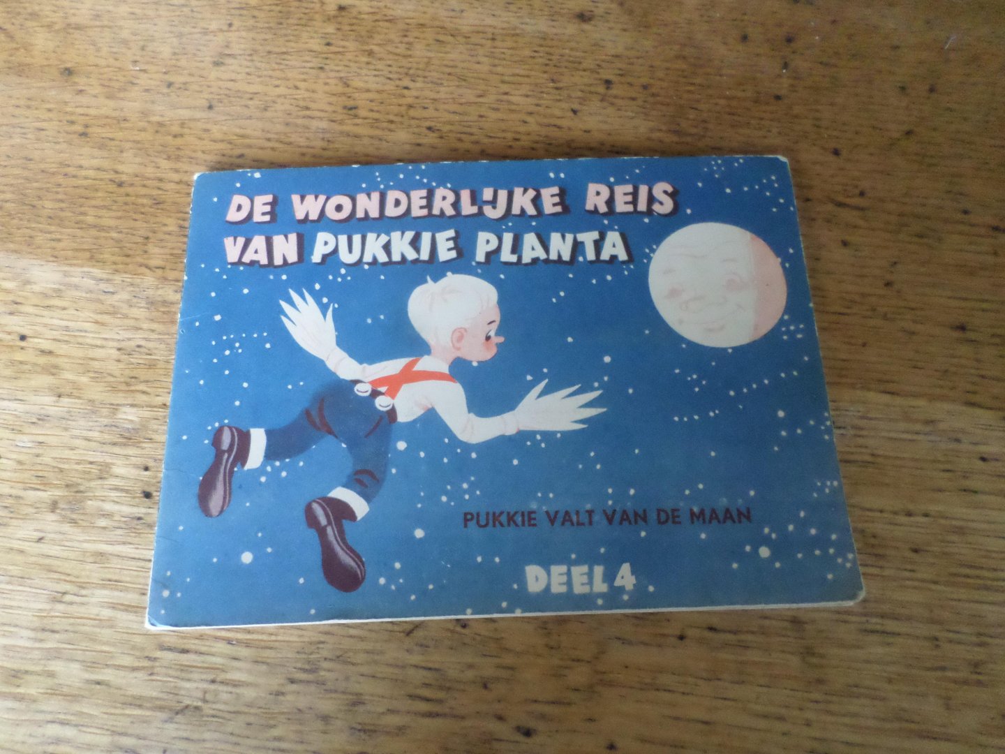 Veeninga, Johan (naverteld door) - De wonderlijke reis van Pukkie Planta deel 4 Pukkie valt van de maan