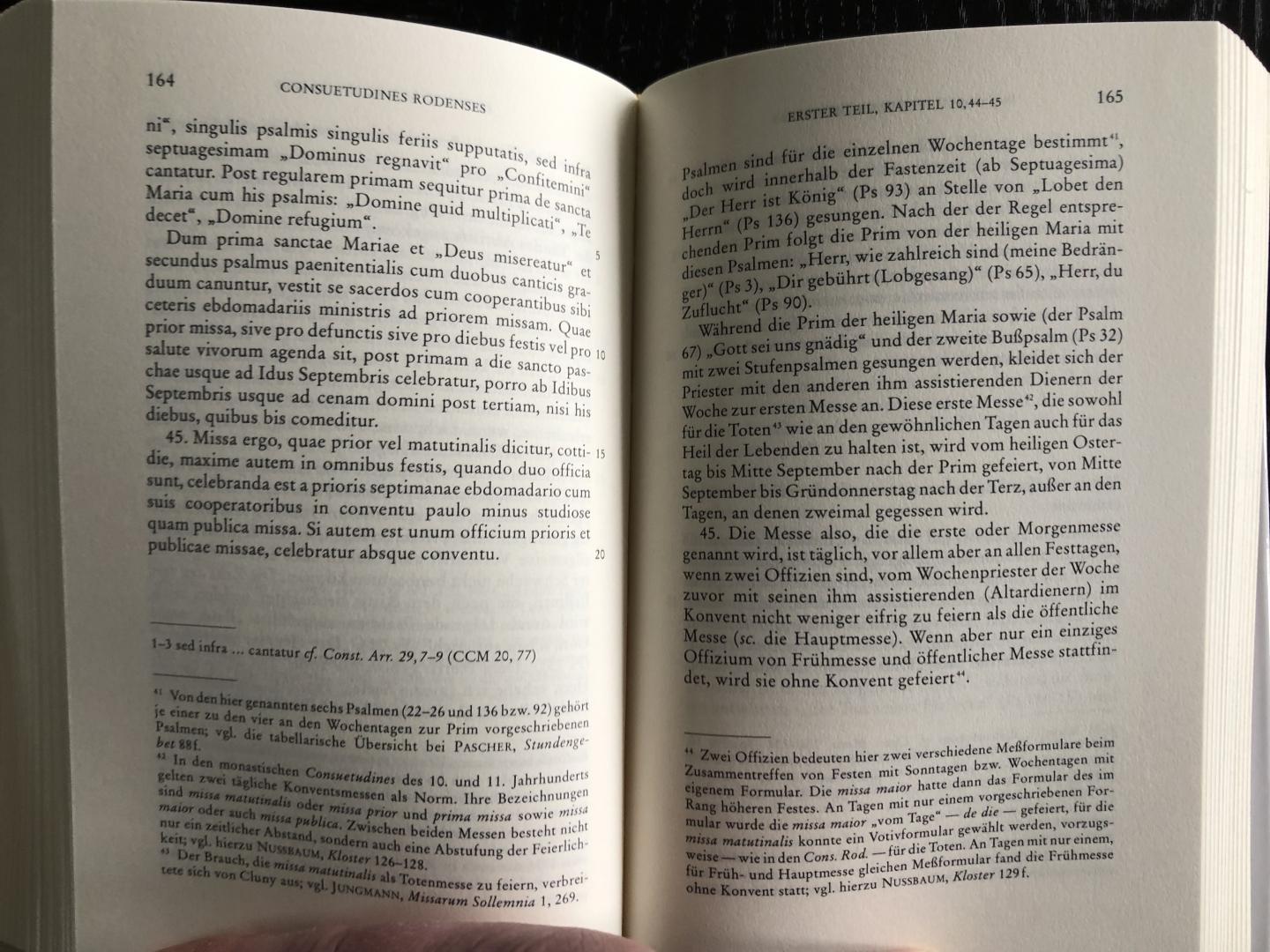 Weinfurter, Stefan - Deutz, Helmut [Hrsg.] - Consuetudines Canonicorum Regularium Rodenses / Die Lebensordnung des Regularkanonikerstiftes Klosterrath [Fontes Christiani ( FC ), Bd. 11/1 en 2] - 2 Bde.
