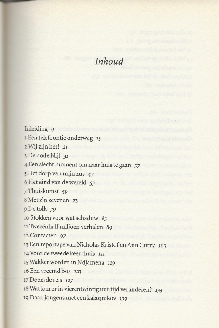 Hari Daoud  Vertaald door Mireille Vroeger - De tolk van Darfur  - het persoonlijk verslag van de tolk die buitenlandse journalisten met gevaar voor eigen leven door Darfur leidde
