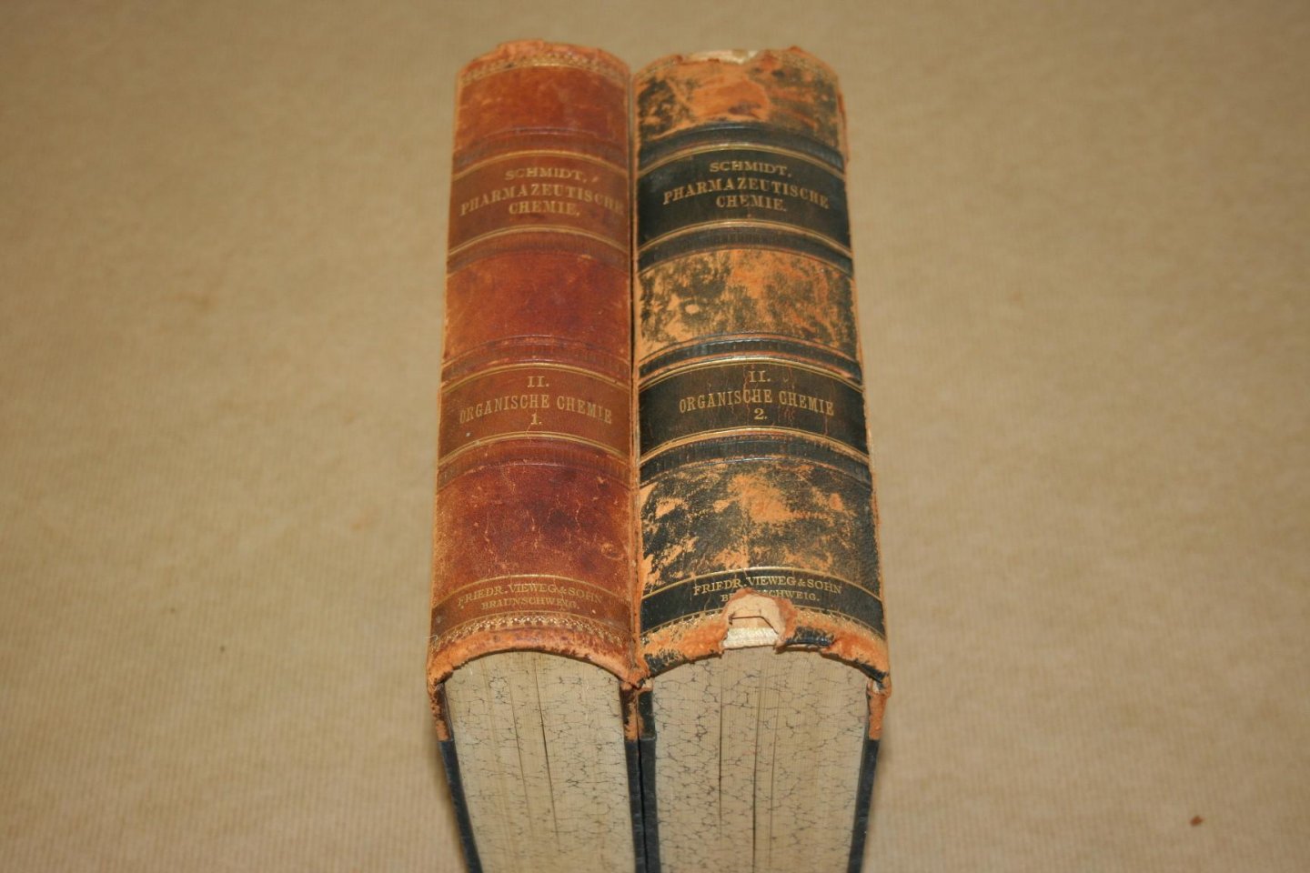 Dr. Ernst Schmidt - Ausführliches Lehrbuch der Pharmazeutischen Chemie  -- Organische Chemie  I & II  & Anorganische Chemie  -  3 delen