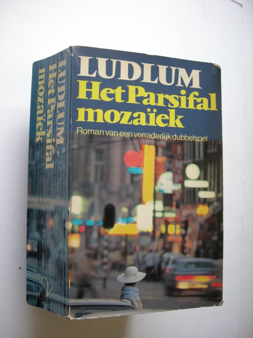 Ludlum, Robert / Bruning, F.J., vert. - Het Parsifal mozaiek. roman van een verraderljk dubbelspel