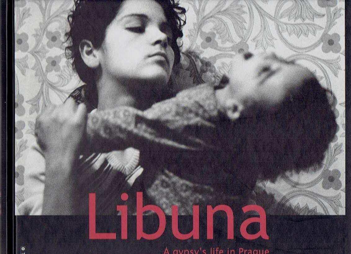 STEHLI, Iren - Iren Stehli - Libuna - A gypsy's life in Prague - Das Leben einer Zigeunerin in Prag. Texts / Texte Anna Fárová, Milena Hübschmannova, Martin Heller. Introduction and Interview / Einleitung und Interview Franca Comalini.