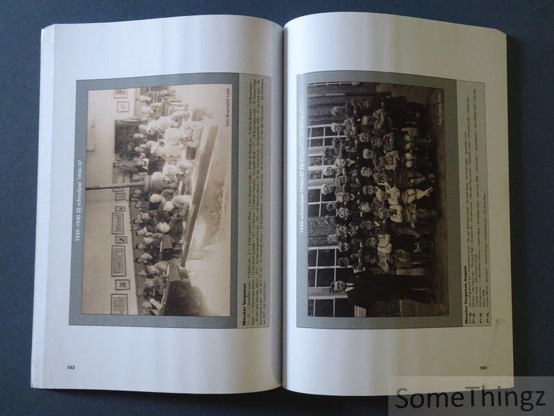 van der Avert, Walter. - De Oelegemse gemeenteschool: 150 jaar op De Driehoek